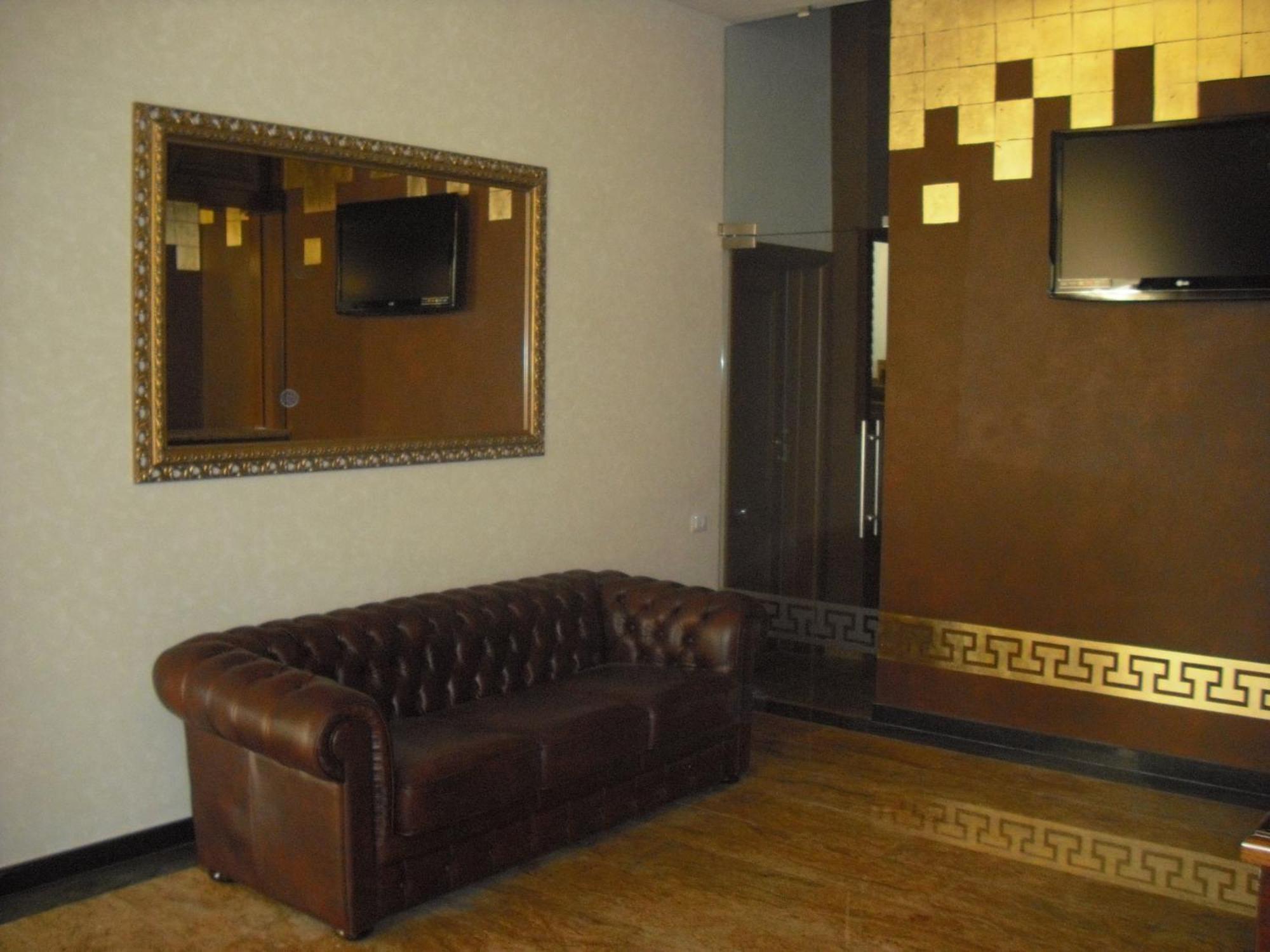 Hotel Rexton Craiova Exteriör bild